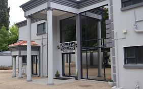 Guesthousevine&Stone